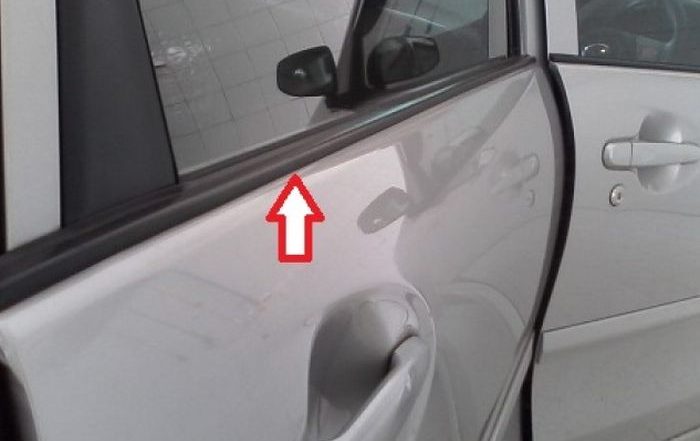 lis karet pintu mobil